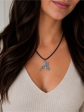 NWT Pacific Coast Native Design Hummingbird Pewter Adjustable Necklace